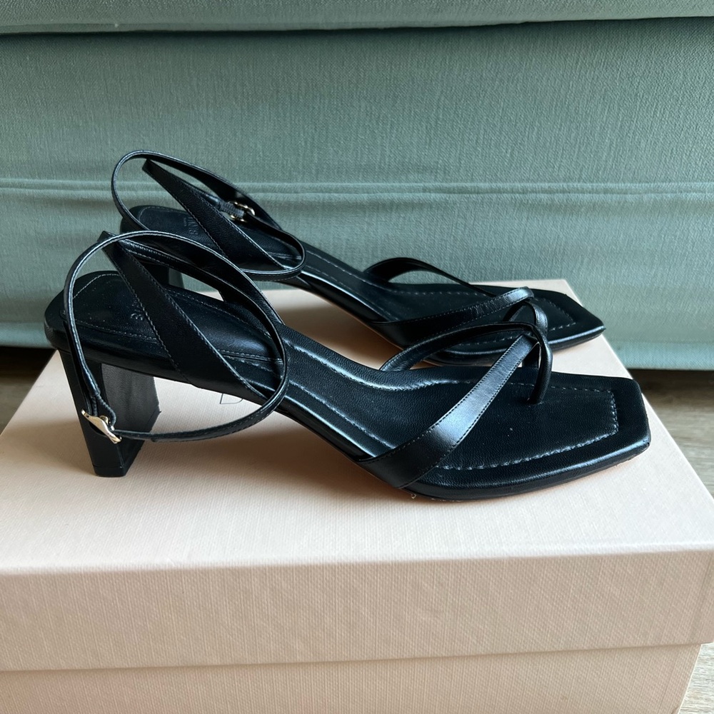 Alexandre Birman Black Strappy Heels